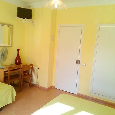 Hostal Lleida Calafell Exterior foto